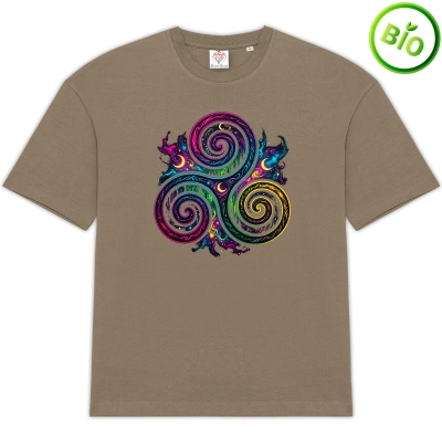 Oversized Celtic Triskelion T-shirt – Breton Style & Energy